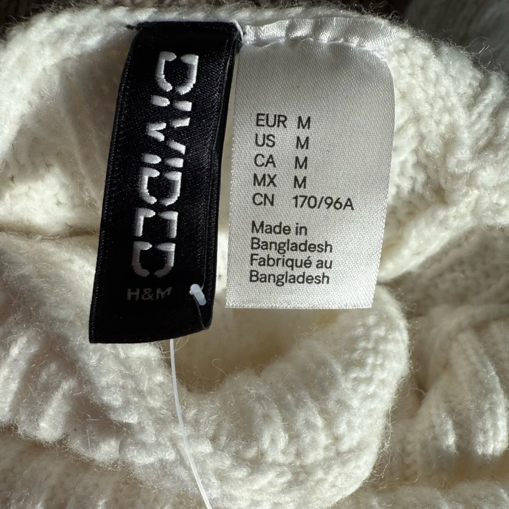 H&M Cream Cable Knit Turtleneck Sweater NWT - Picture 4 of 7